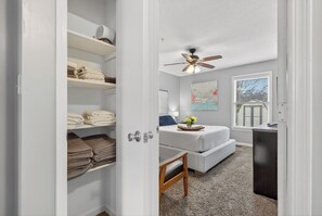 3 habitaciones, tabla de planchar con plancha y wifi gratis 