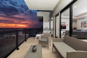 TV - 3 bedroom high end beach front condo with amazing view (Mazatlán)