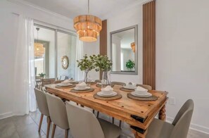 Dining - Families Deluxe Dream Vacation, 10 min from Disney (Kissimmee)