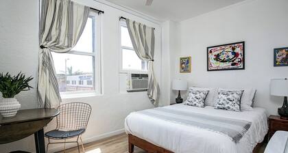 LA Stays with a Touch of Glam