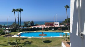 Pool - Precioso apartamento frente al mar en la mejor playa de España (Chiclana de la Frontera)