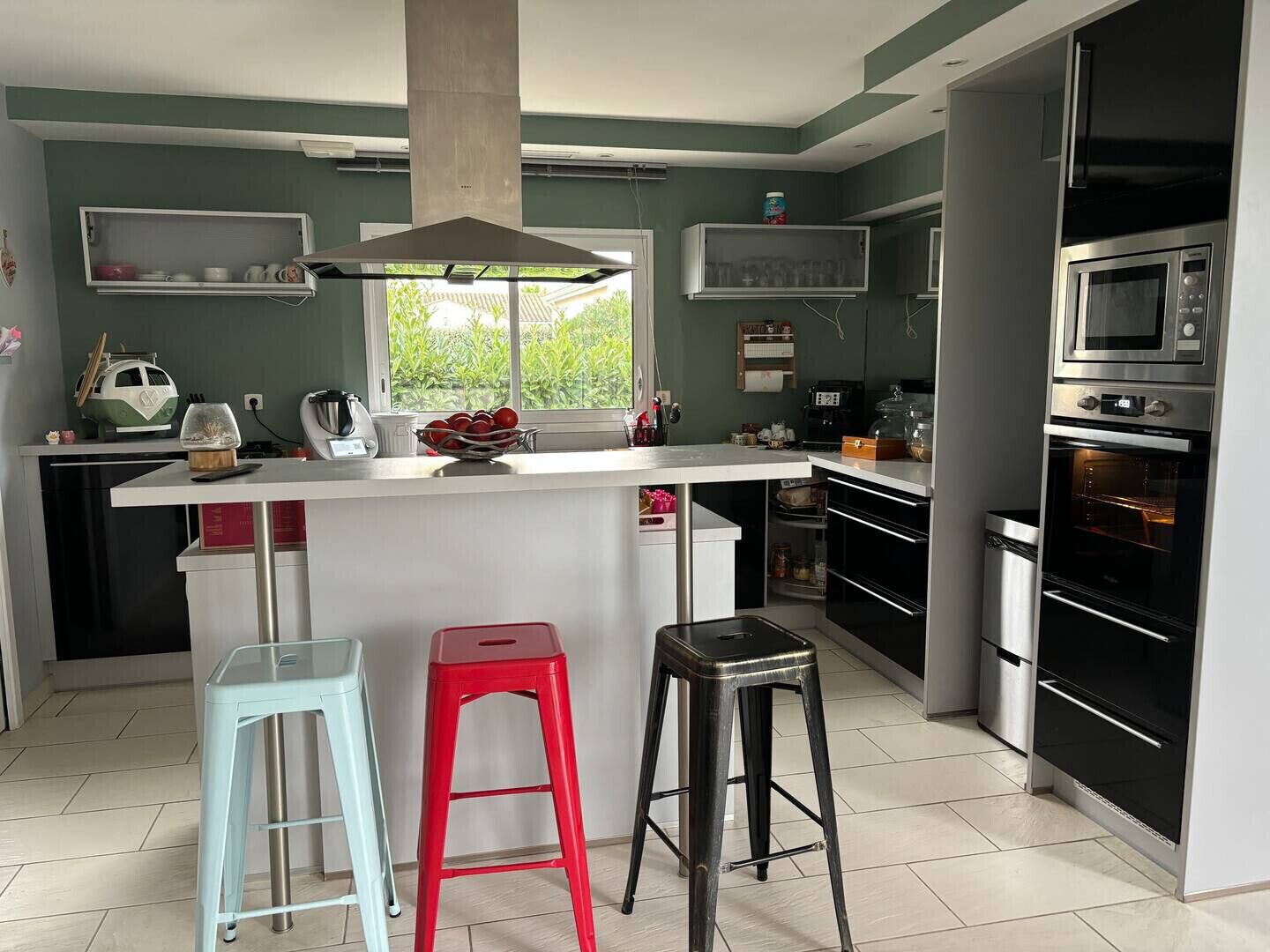 Réfrigérateur, micro-ondes, four, lave-vaisselle