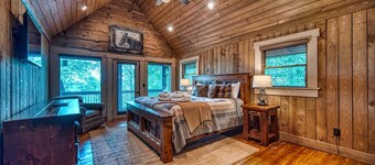 Mountain views and close to Downtown Blue Ridge!