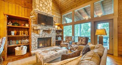 Mountain views and close to Downtown Blue Ridge!