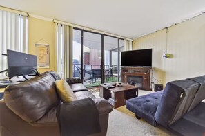Living area - Central Belltown Hotspot (Seattle)