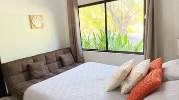 Bügeleisen/Bügelbrett, Internetzugang, Bettwäsche