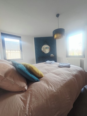 WiFi, bed sheets - The Maison du bord de Seine is just a few minutes' walk from the Seine! (Arelaune en seine)