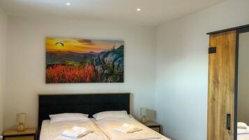 Bügeleisen/Bügelbrett, Internetzugang, Bettwäsche