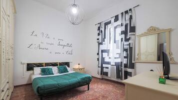 2 habitaciones, tabla de planchar con plancha, wifi y ropa de cama