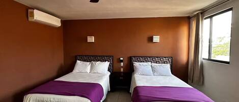 Fer et planche Ă repasser, Wi-Fi, literie fournie