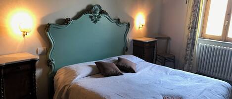 2 dormitorios, tabla de planchar con plancha, wifi y ropa de cama