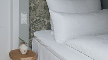 VerdunkelungsvorhÀnge, schallisolierte Zimmer, Babybetten