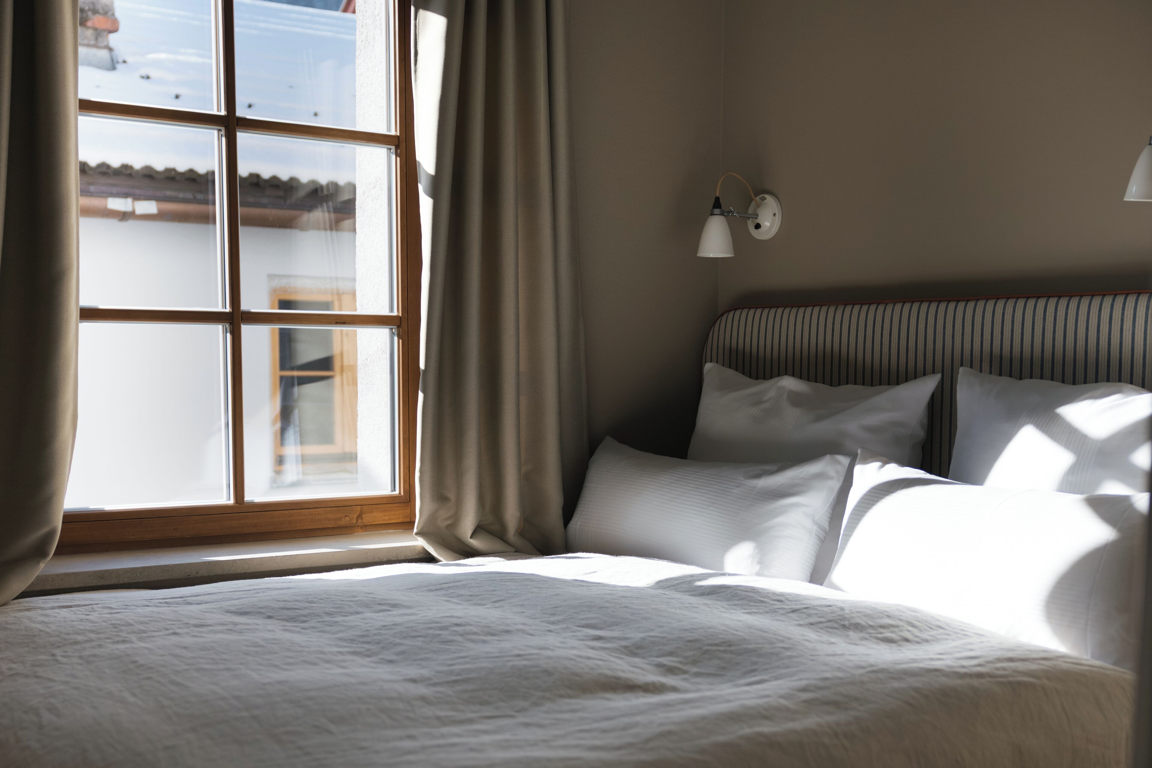 Appartamento Comfort | Biancheria da letto di alta qualità, postazione laptop, tende oscuranti