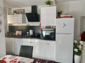 Kühlschrank, Geschirrspüler