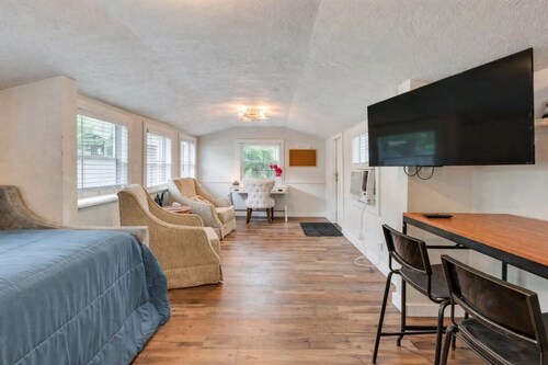 Cozy Pet-Friendly Studio in Downtown Lakeland