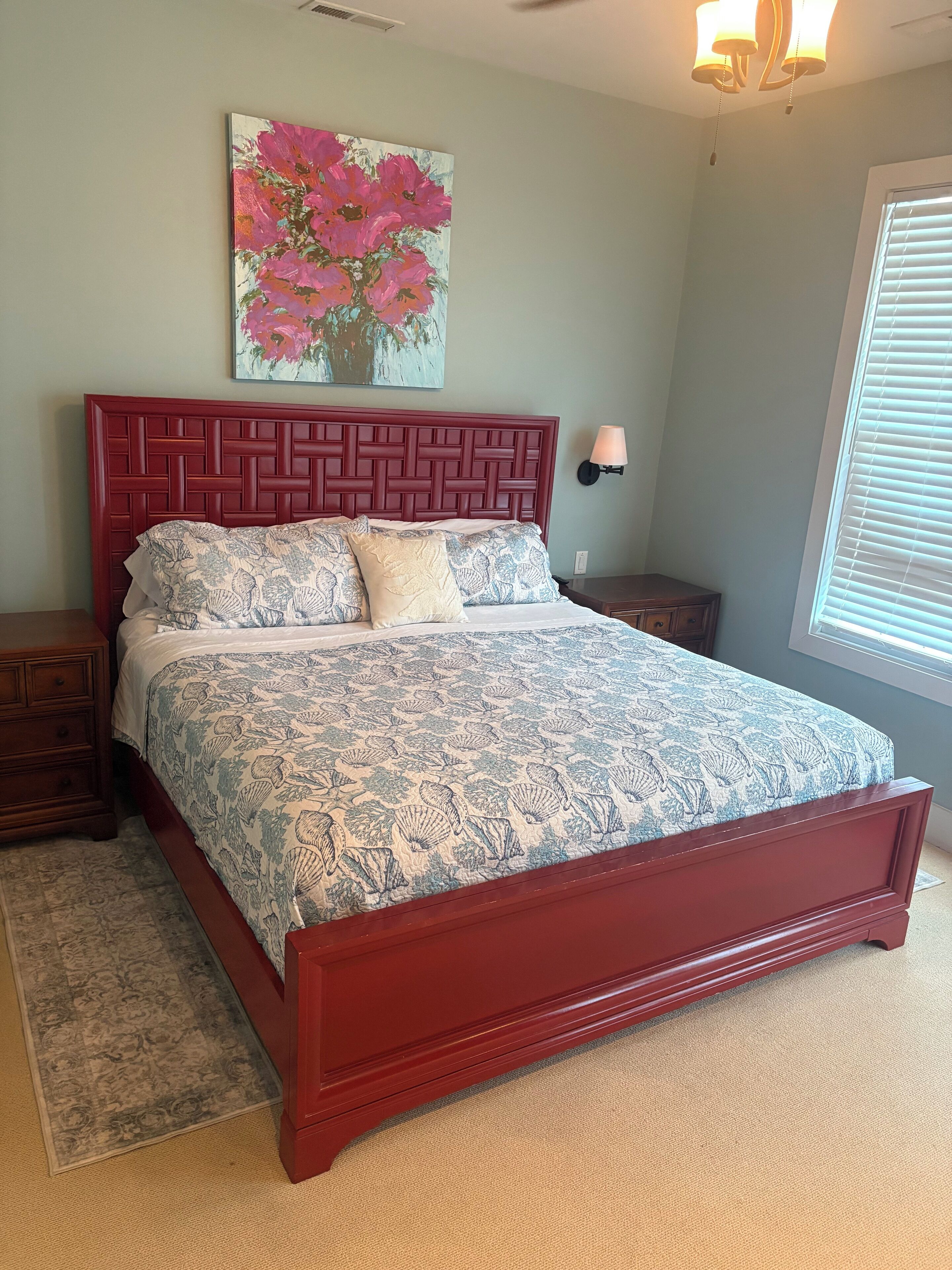 Iron/ironing board, WiFi, bed sheets