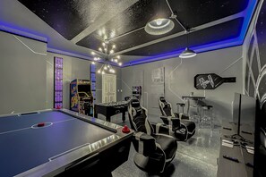 Games room - Free Pool Heat+BBQ|Fam Resort|Themed Frozen + Harry Potter|Star Wars Gameroom (Kissimmee)