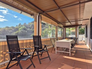 Outdoor dining - Independent house 6 minutes from the beach El Zapo (La Herradura)