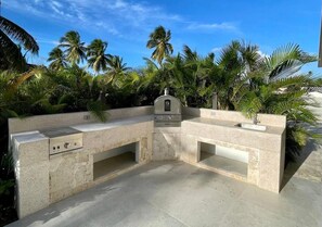 Terrace/patio - Beachfront 2bedRm 2Bath Apt G1-3 PlayaNuevaRomana w/Pool,JacuziSpa,GolfTenis,Gym (Playa Nueva Romana)