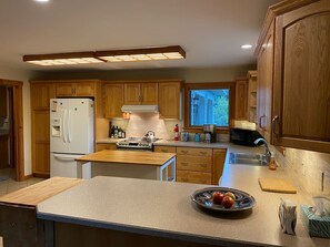 Fridge, microwave, oven, stovetop - Apple Orchard & Forest Retreat with Woodland Pond (Forestburgh)