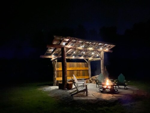 Apple Orchard & Forest Retreat with Woodland Pond