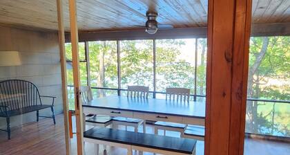 Charming 3-bedroom house on Norris Lake in Andersonville with dock!!
