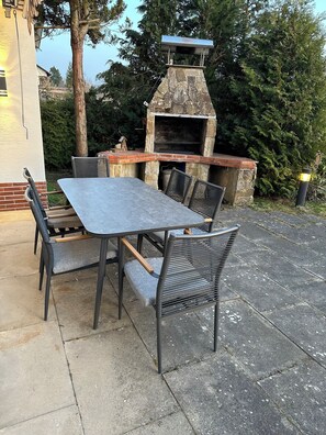 Outdoor dining - Cozy ground-floor vacation apartment in the climatic health resort Dodenau (Battenberg (Eder))