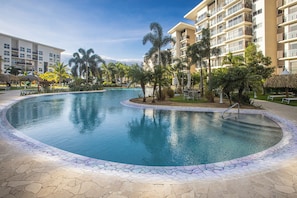 2 piscinas al aire libre