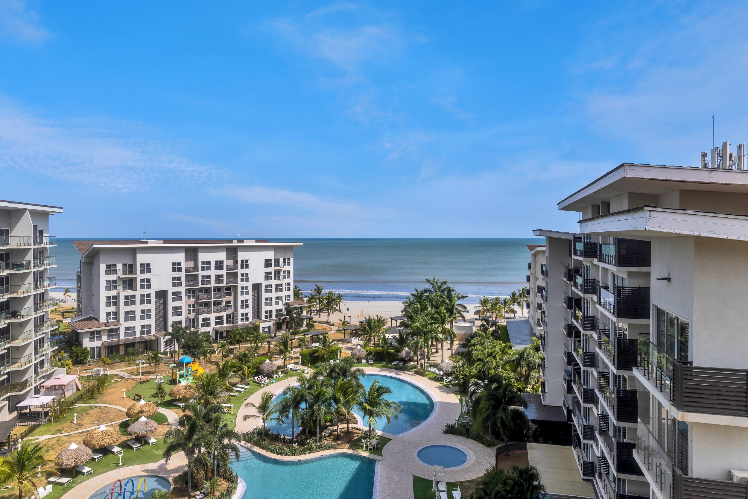 Departamento Deluxe, balcón, vista al mar | Ropa de cama de alta calidad y camas con pillow-top 