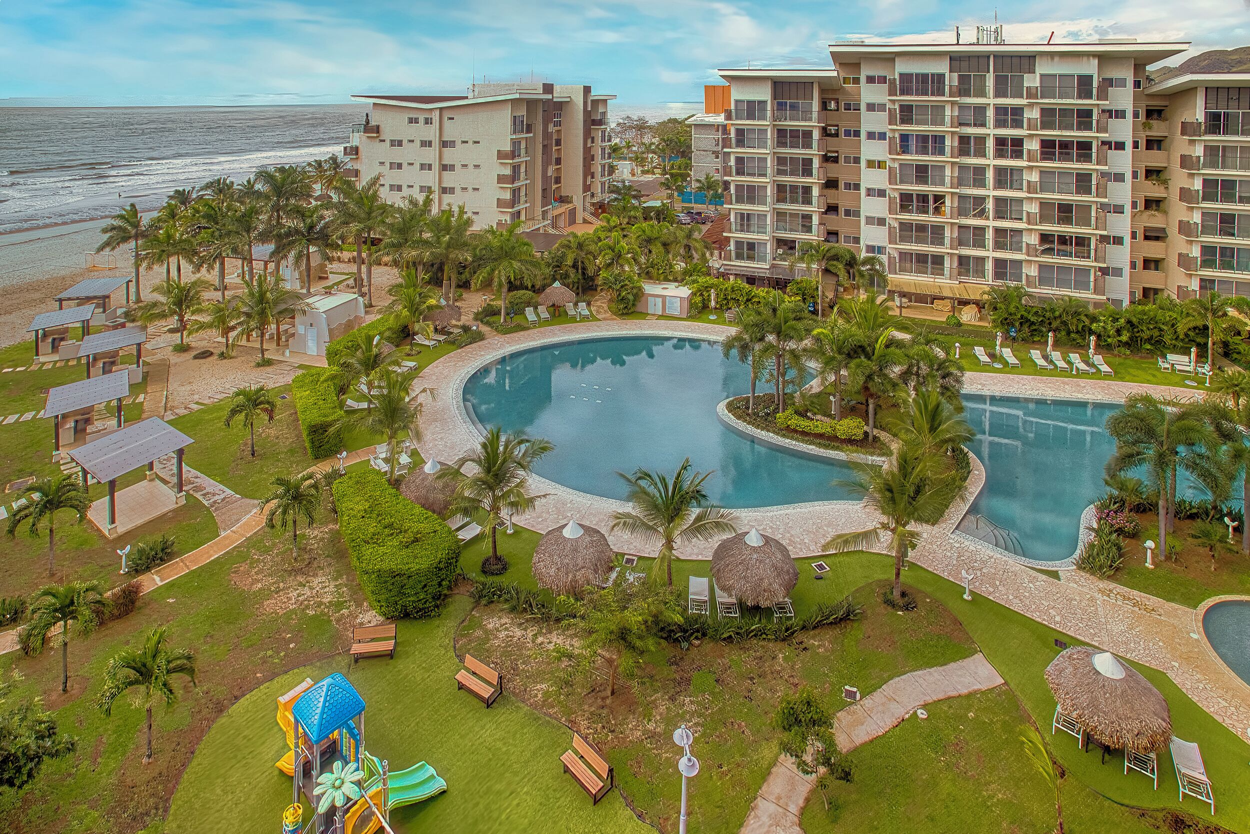 豪華公寓, 露台, 海景 | 高級寢具、特厚豪華床墊、房內夾萬、遮光窗簾/窗簾