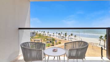 Appartement Deluxe, balcon, vue sur la mer | Literie de qualité, lit avec matelas à plateau-coussin