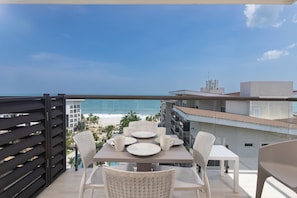 Appartement Deluxe, balcon, vue mer | Literie de qualité supérieure, surmatelas