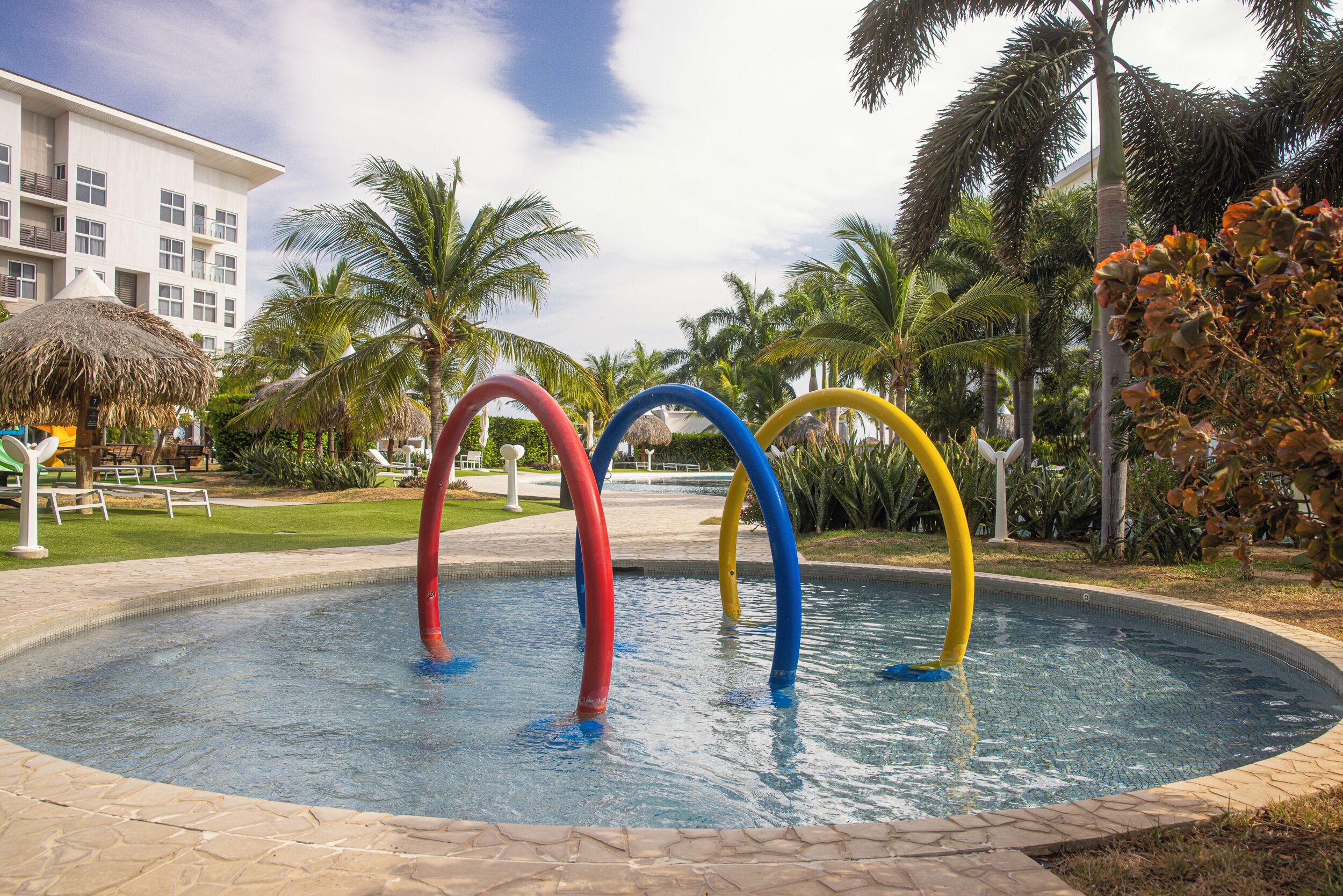 2 piscines extérieures