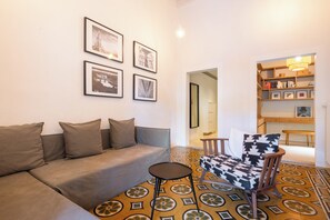 Comfort Apartment | Living area - Ruote 44 by Wynwood House (Florence)