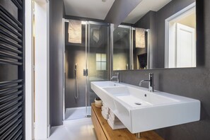Comfort Apartment | Bathroom - Ruote 44 by Wynwood House (Florence)