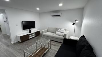 Deluxe Chalet, Ocean View | Lounge