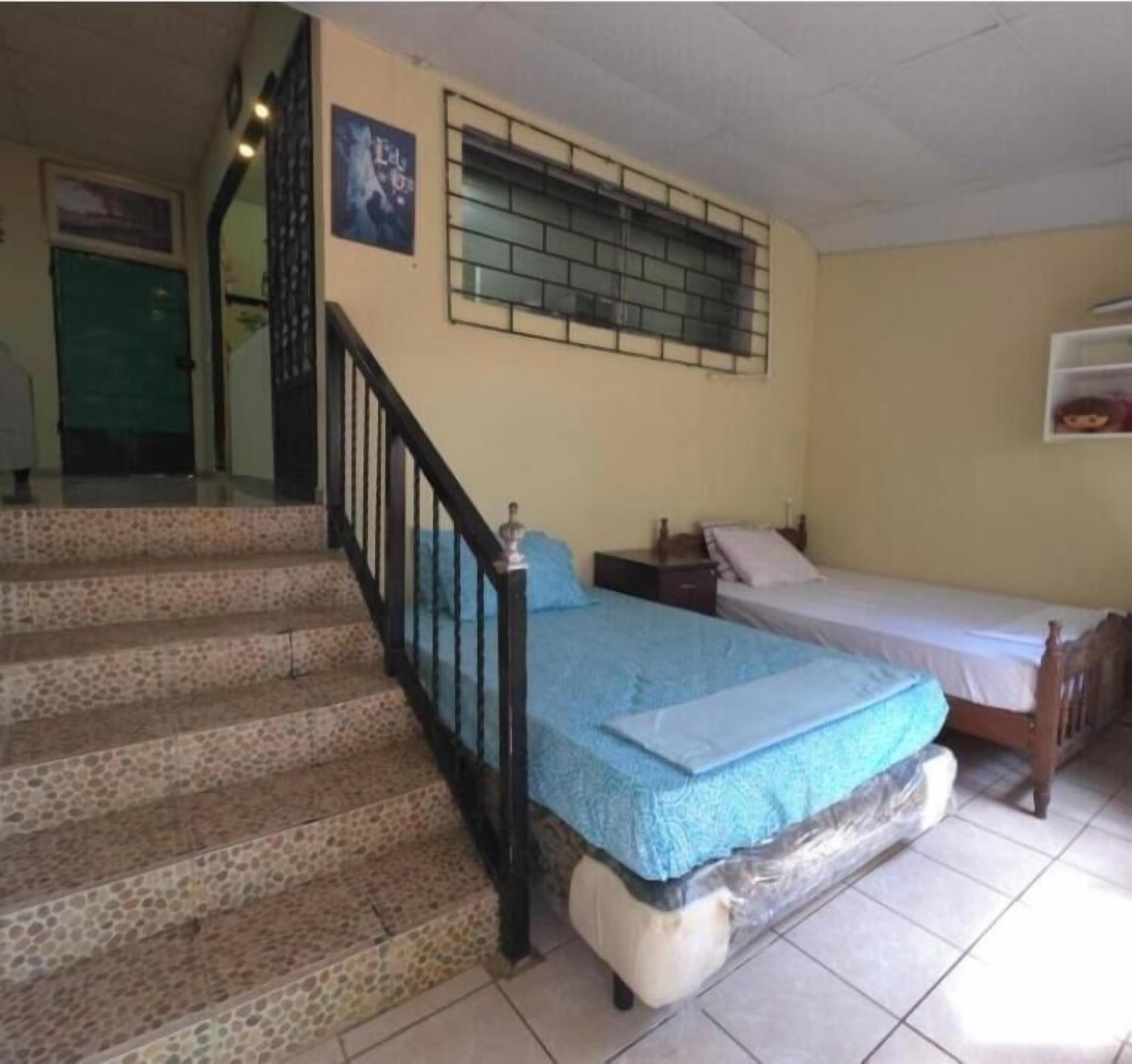 2 Schlafzimmer, Schreibtisch, Bügeleisen/Bügelbrett, kostenloses WLAN