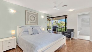 3 bedrooms, iron/ironing board, free WiFi, bed sheets - Sunsets on Kalang (Urunga)