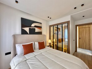 Iron/ironing board, WiFi, bed sheets - Cosy Central Terrace Studio | Maarif -Near Twin Center (Dar-el-Beida)