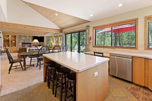House (3 Bedrooms) | Interior - 10 Tan Oak (Bend)