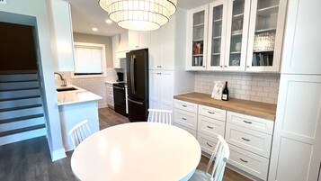 Vila (2 Bedrooms) | Parte interna