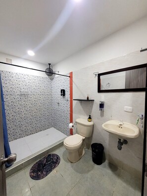 Bloc d'apartaments estàndard, 3 dormitoris | Bany