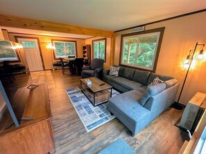 Interior - 157sl Peaceful Franconia Notch Forest Retreat Near Cannon Privacy, and Comfort! Pool gym Passes (Franconia)