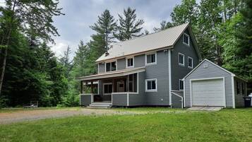 House (4 Bedrooms) | Front of property