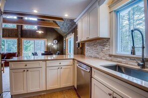 Interior - 157sl Peaceful Franconia Notch Forest Retreat Near Cannon Privacy, and Comfort! Pool gym Passes (Franconia)