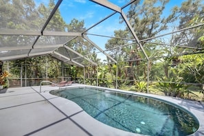 House (3 Bedrooms) | Front of property - 1331 Normandy Cir (Palm Harbor)