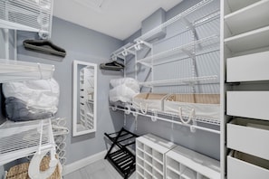 Interior - 1331 Normandy Cir (Palm Harbor)