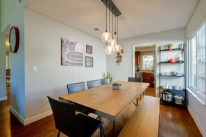 House (4 Bedrooms) | Interior - @ Marbella Lane - 4BR Home Away From Home Ldry (Fremont)