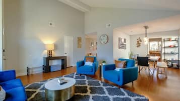 House (4 Bedrooms) | Interior