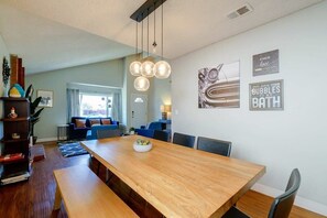 House (4 Bedrooms) | Interior